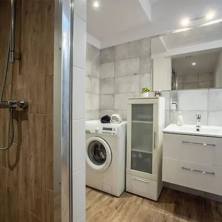 Centric Rooftop 4 Bedroom Lodz