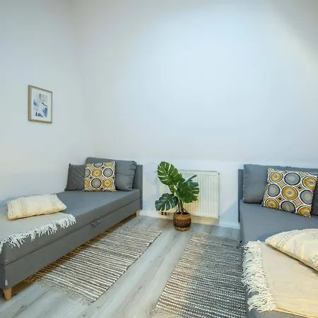 Centric Rooftop 4 Bedroom Lodz