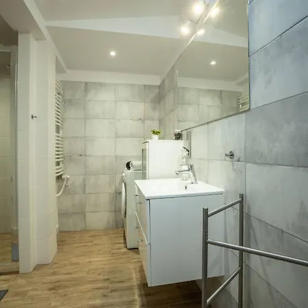 Centric Rooftop 4 Bedroom * Lodz